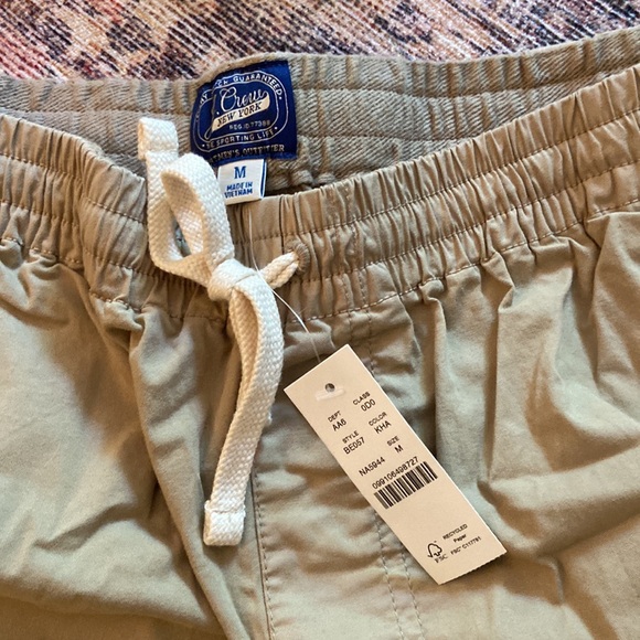 NWT J CREW 6" dock Khaki short medium - Picture 3 of 7